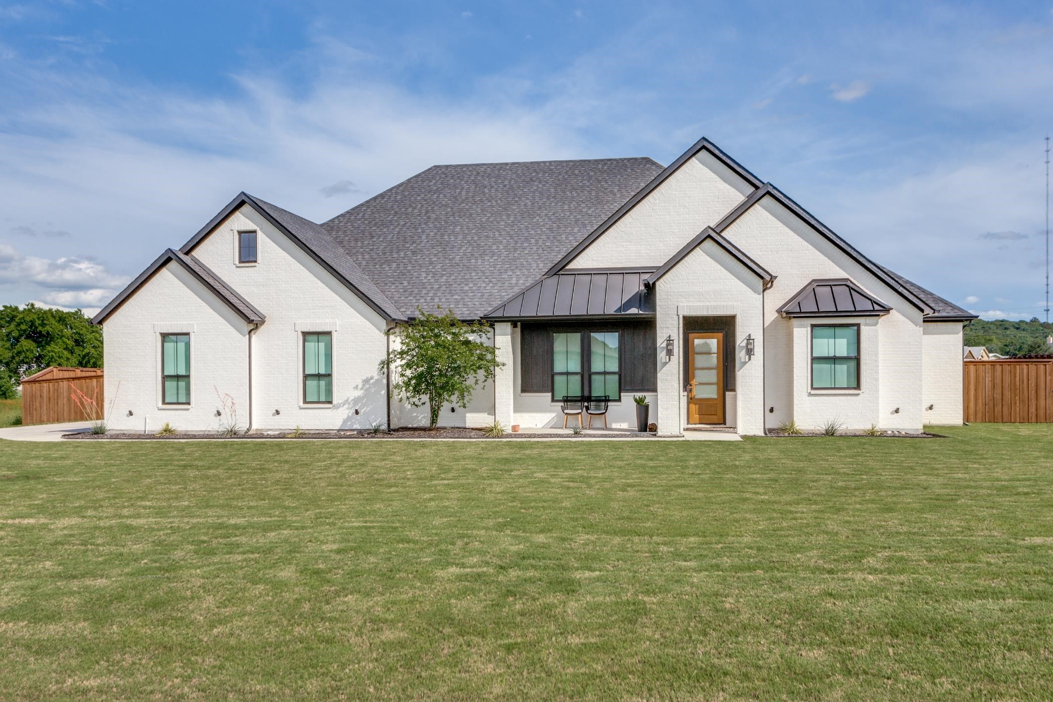 10906 Chriswood Drive Crowley TX 76036