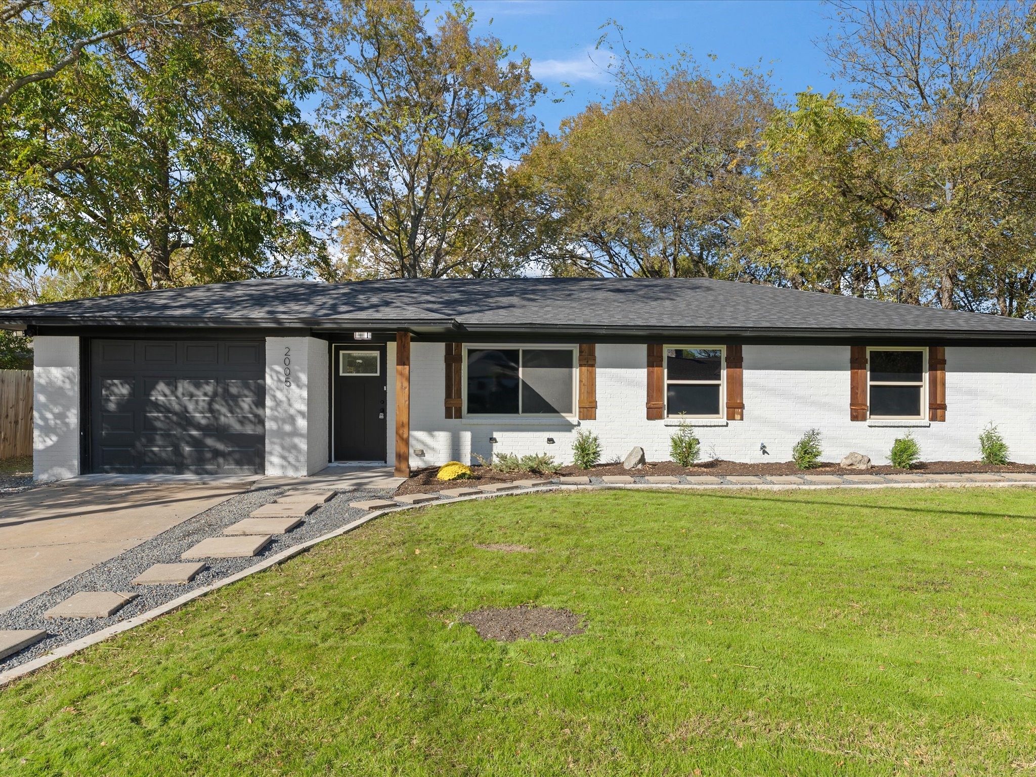 2005 E Leslie Lane Sherman TX 75090