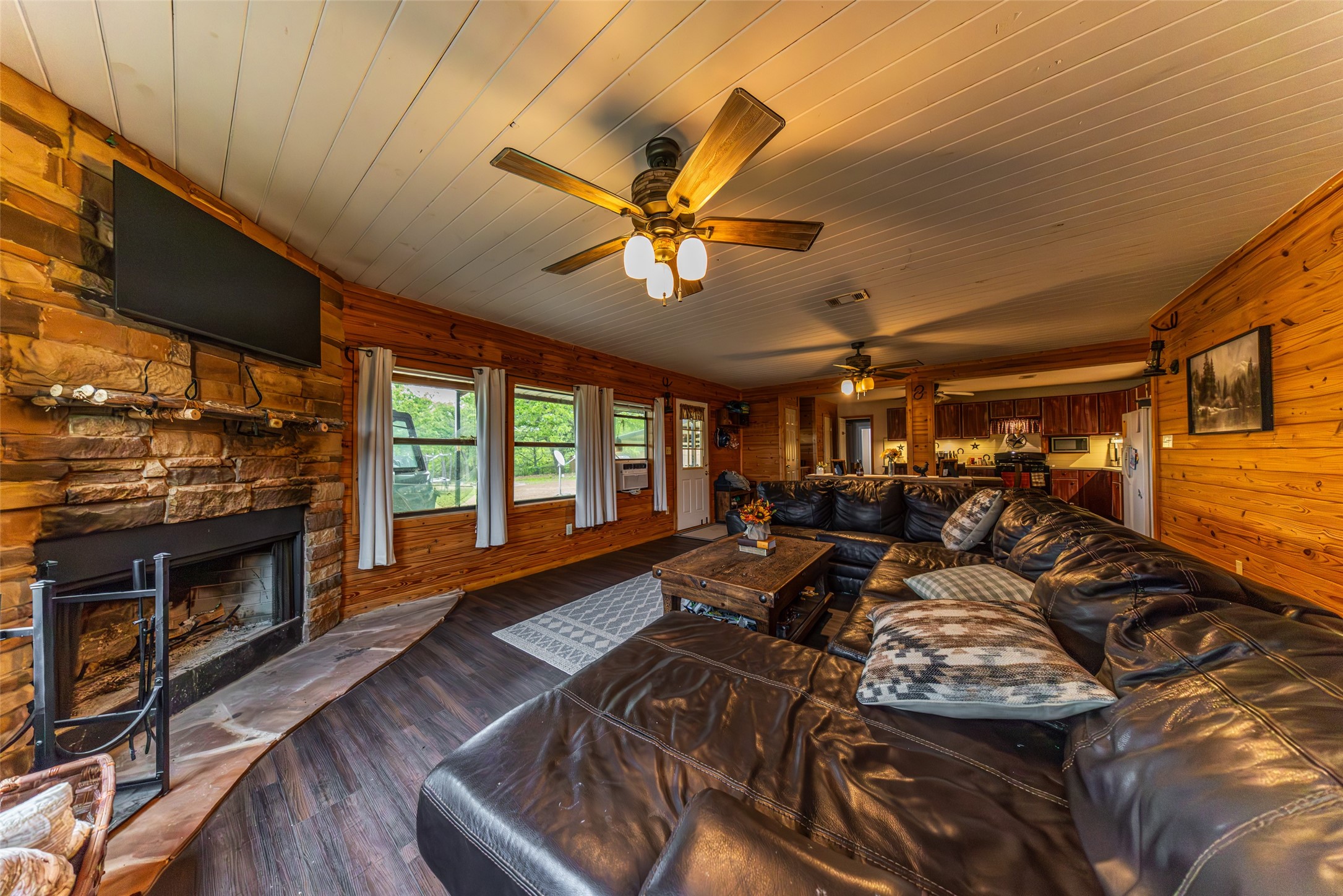 5531 NE County Road 3130 Kerens TX 75144
