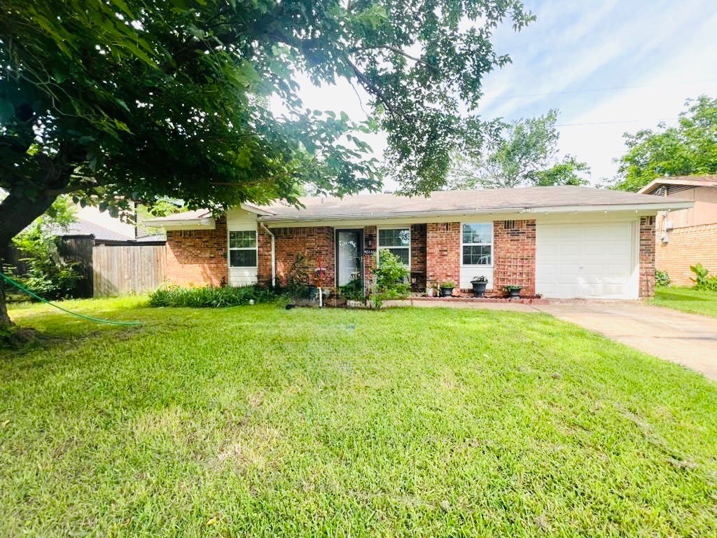 2646 Brady Lane Grand Prairie TX 75052