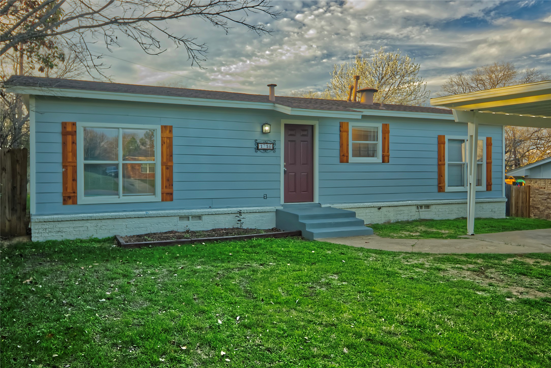 1716 Flemming Drive Fort Worth TX 76112