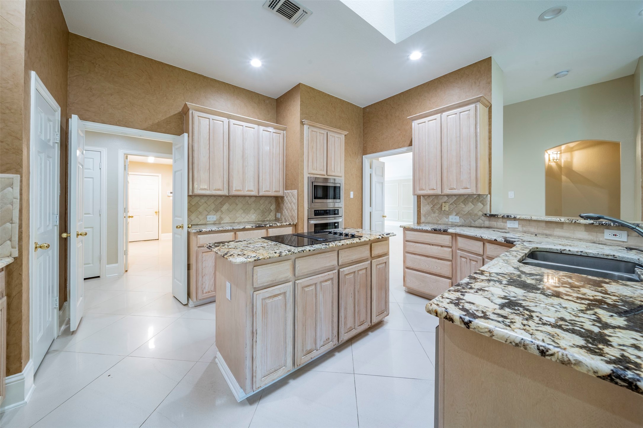 2231 Templeton Drive Arlington TX 76006