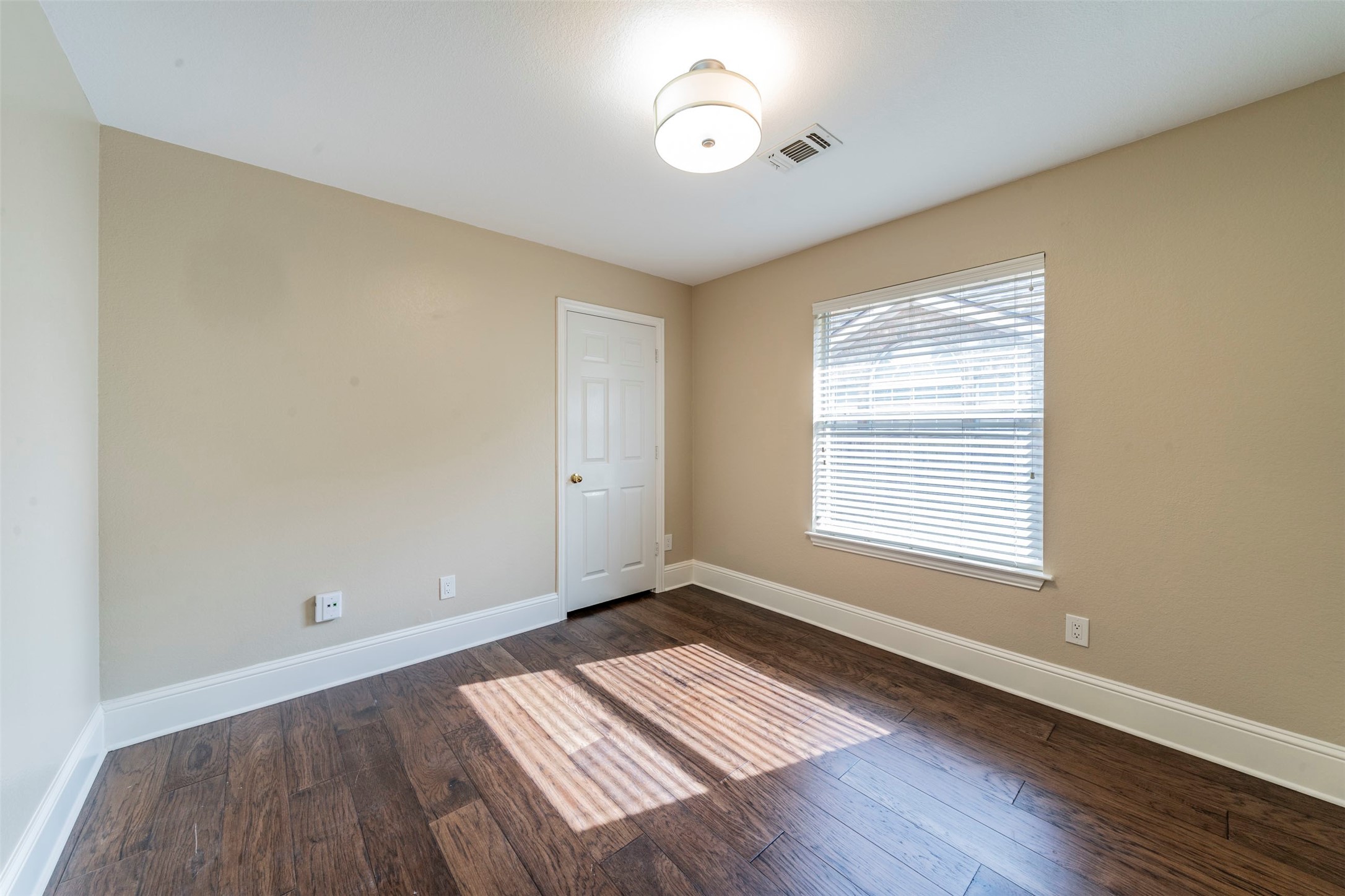 2231 Templeton Drive Arlington TX 76006