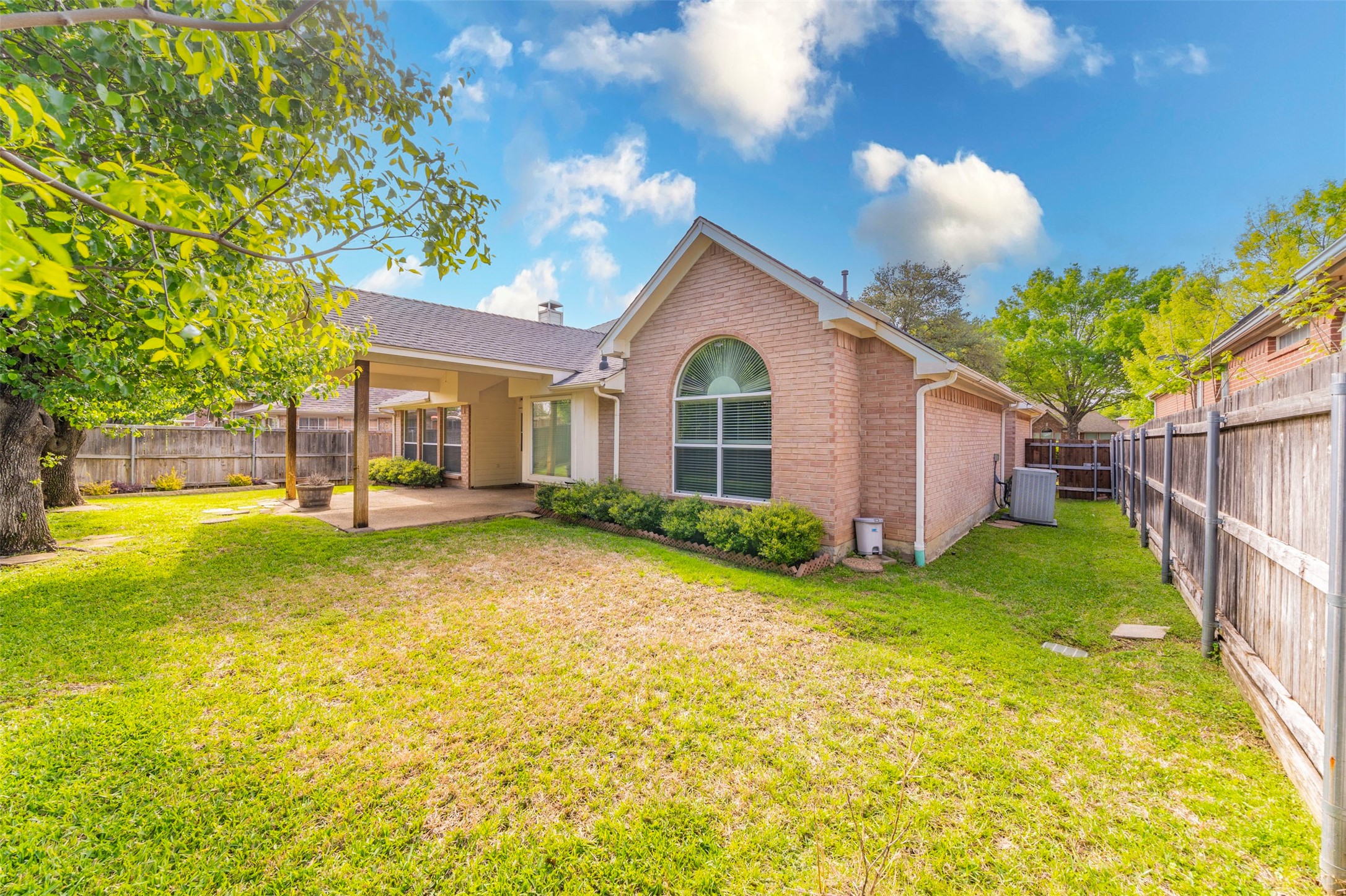 2231 Templeton Drive Arlington TX 76006