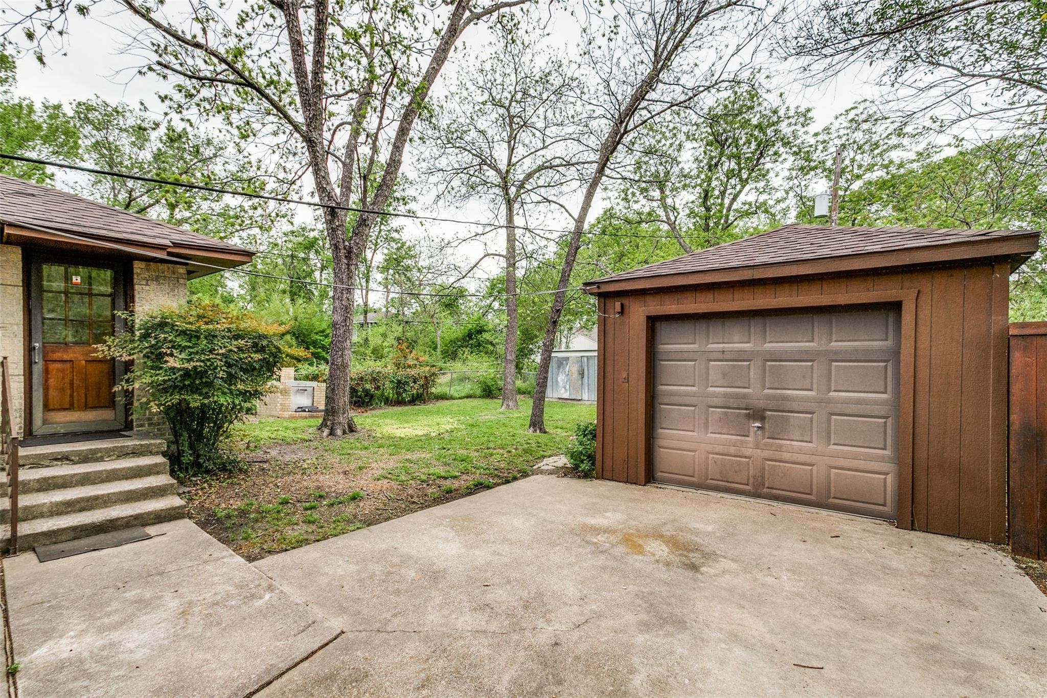 10313 Pinecrest Drive Dallas TX 75228
