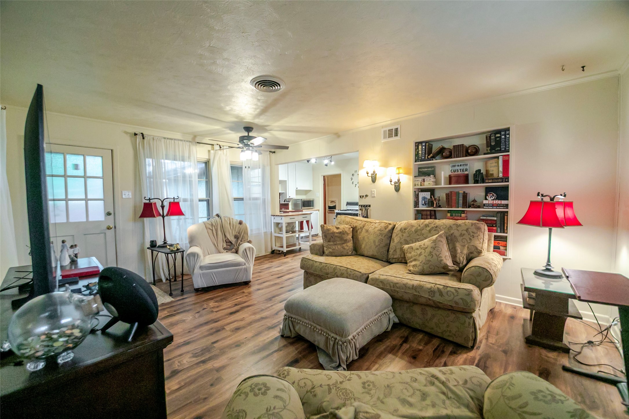 10313 Pinecrest Drive Dallas TX 75228