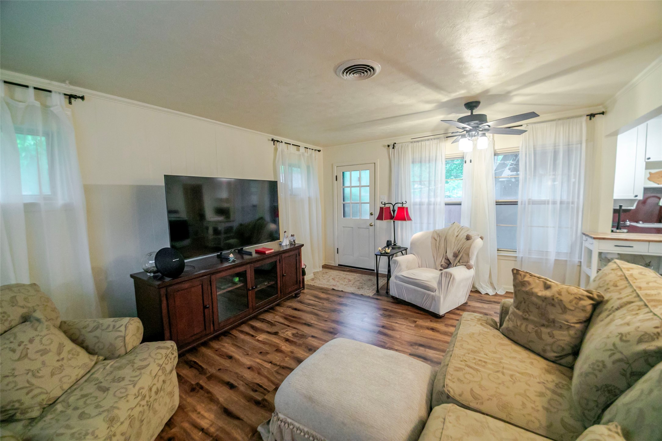 10313 Pinecrest Drive Dallas TX 75228