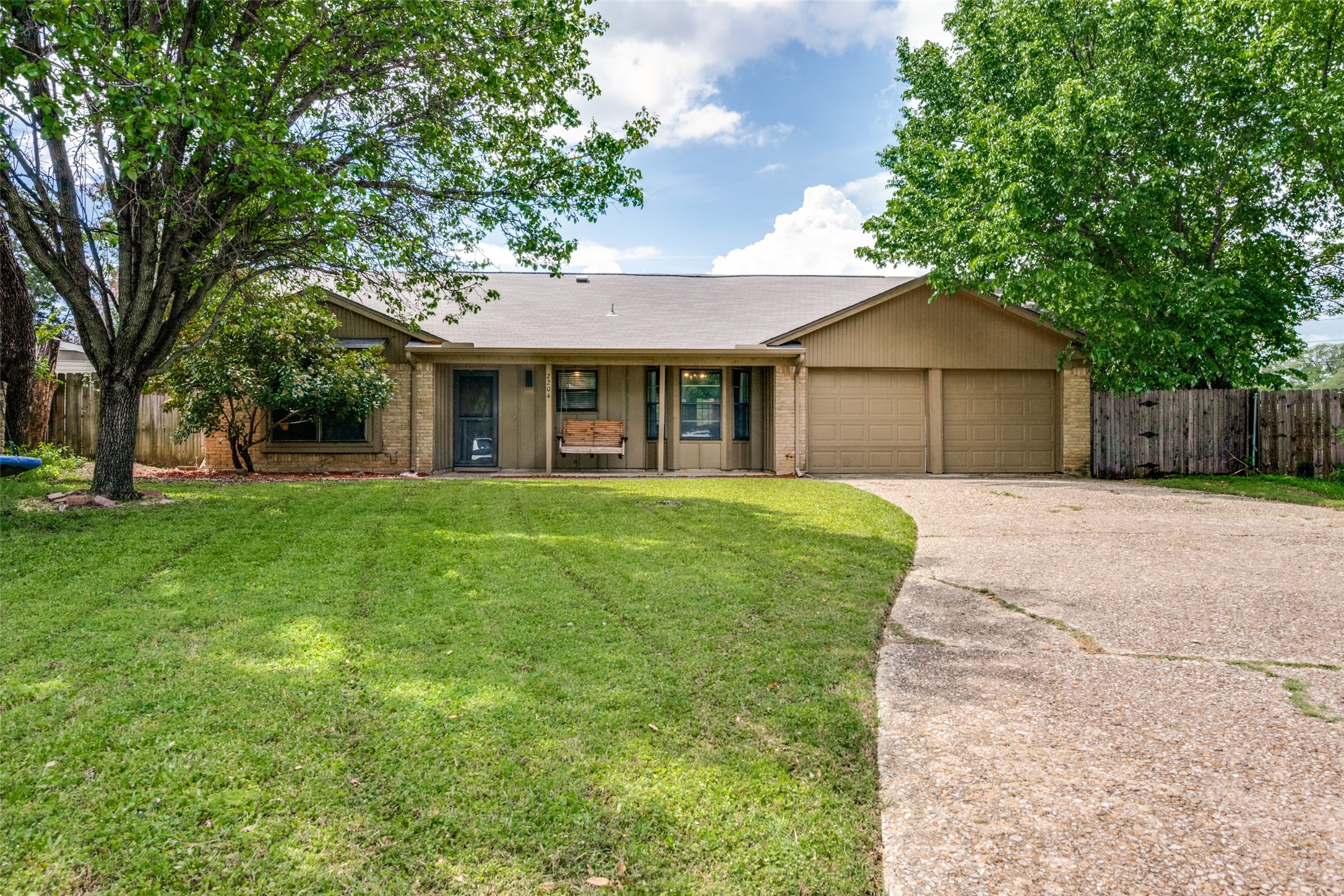 2204 Park Springs Court Arlington TX 76013