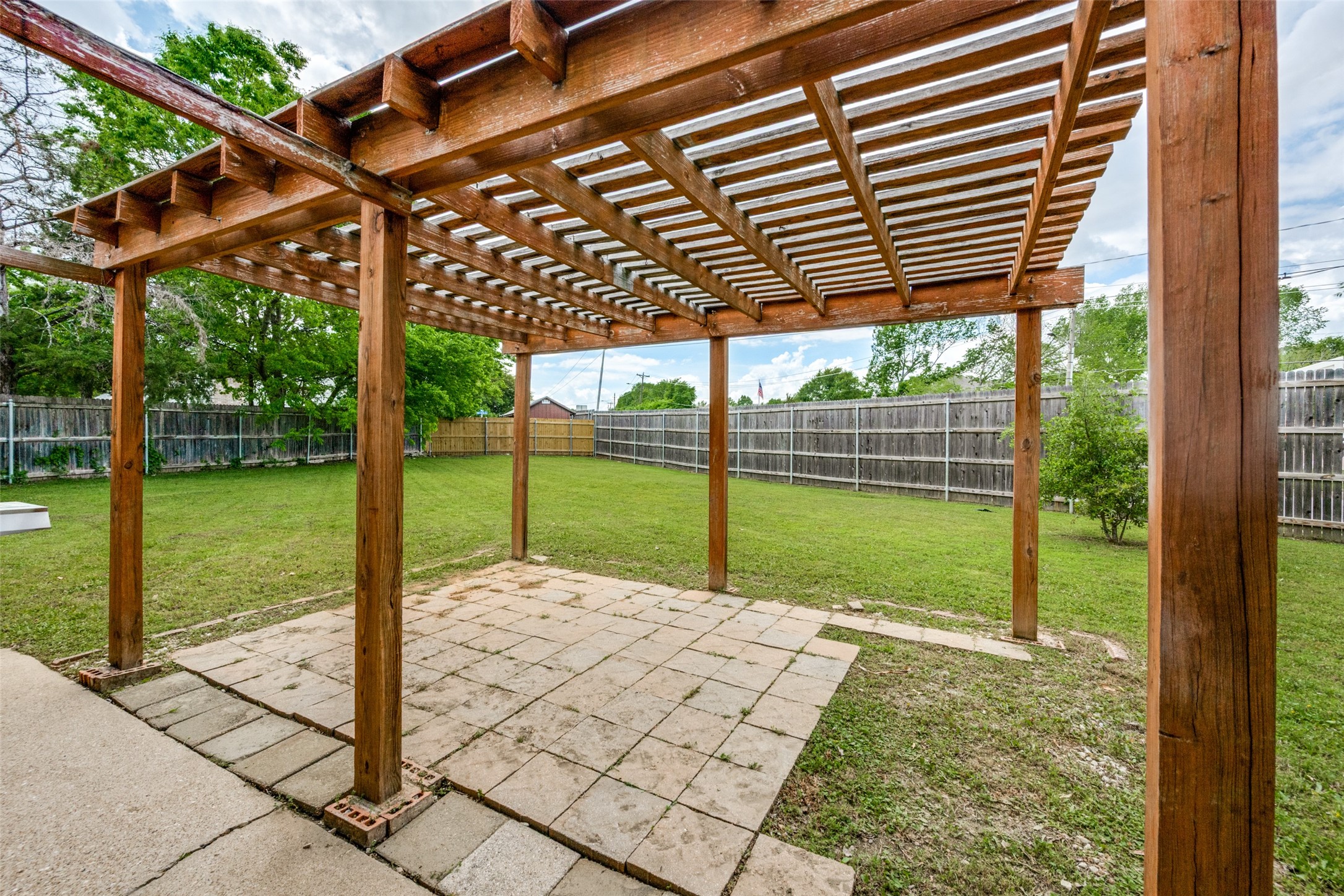 2204 Park Springs Court Arlington TX 76013