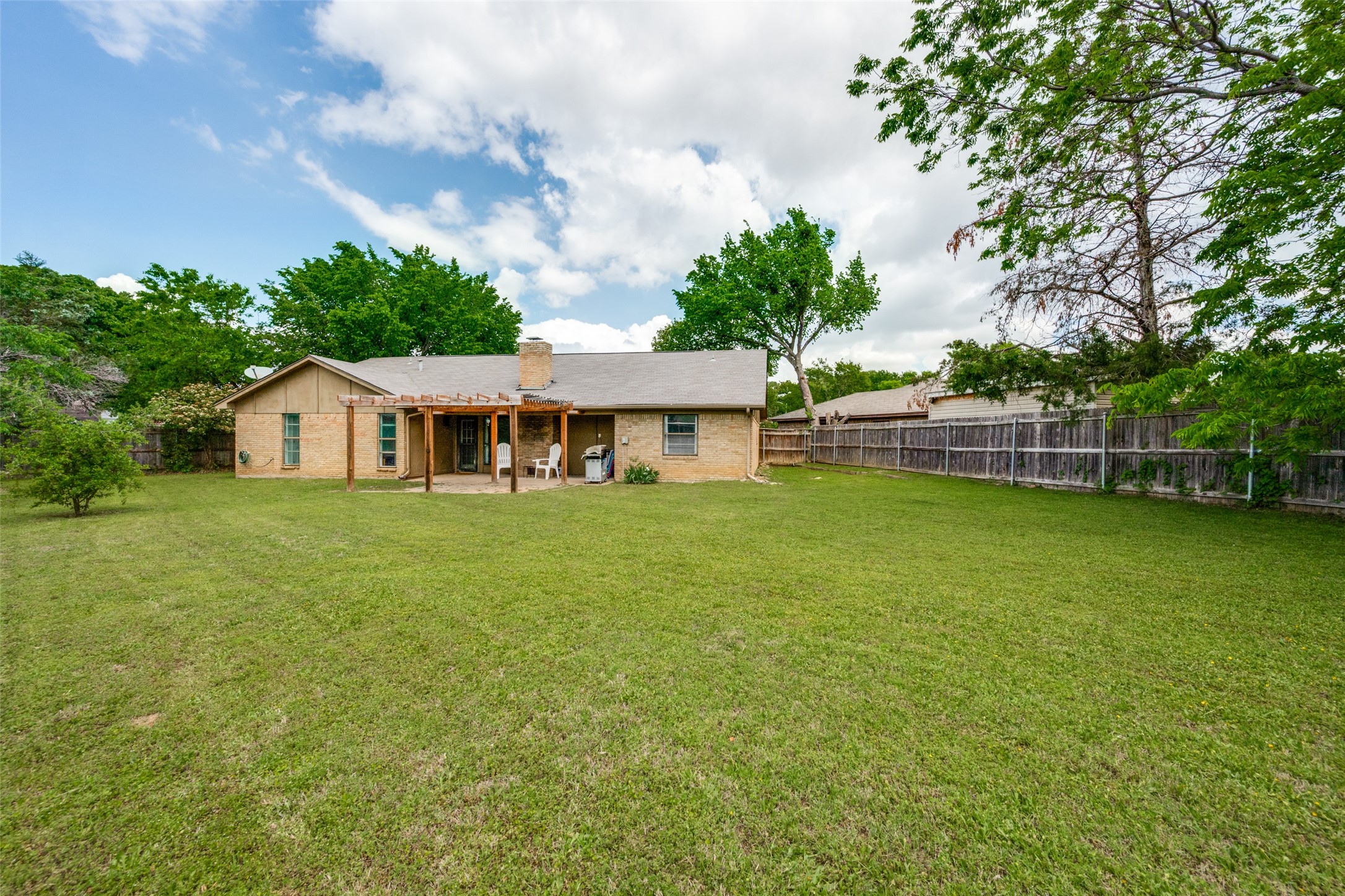 2204 Park Springs Court Arlington TX 76013