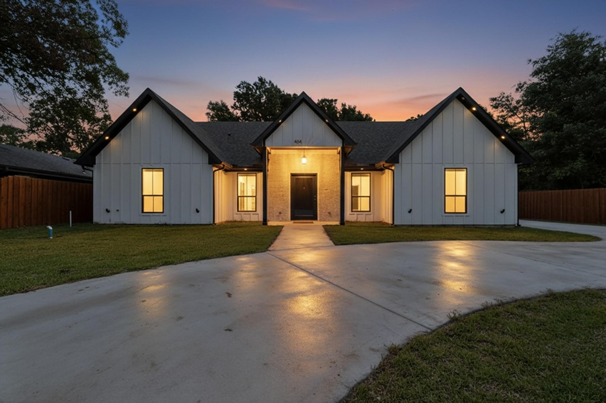 404 Luzon Street Tool TX 75143