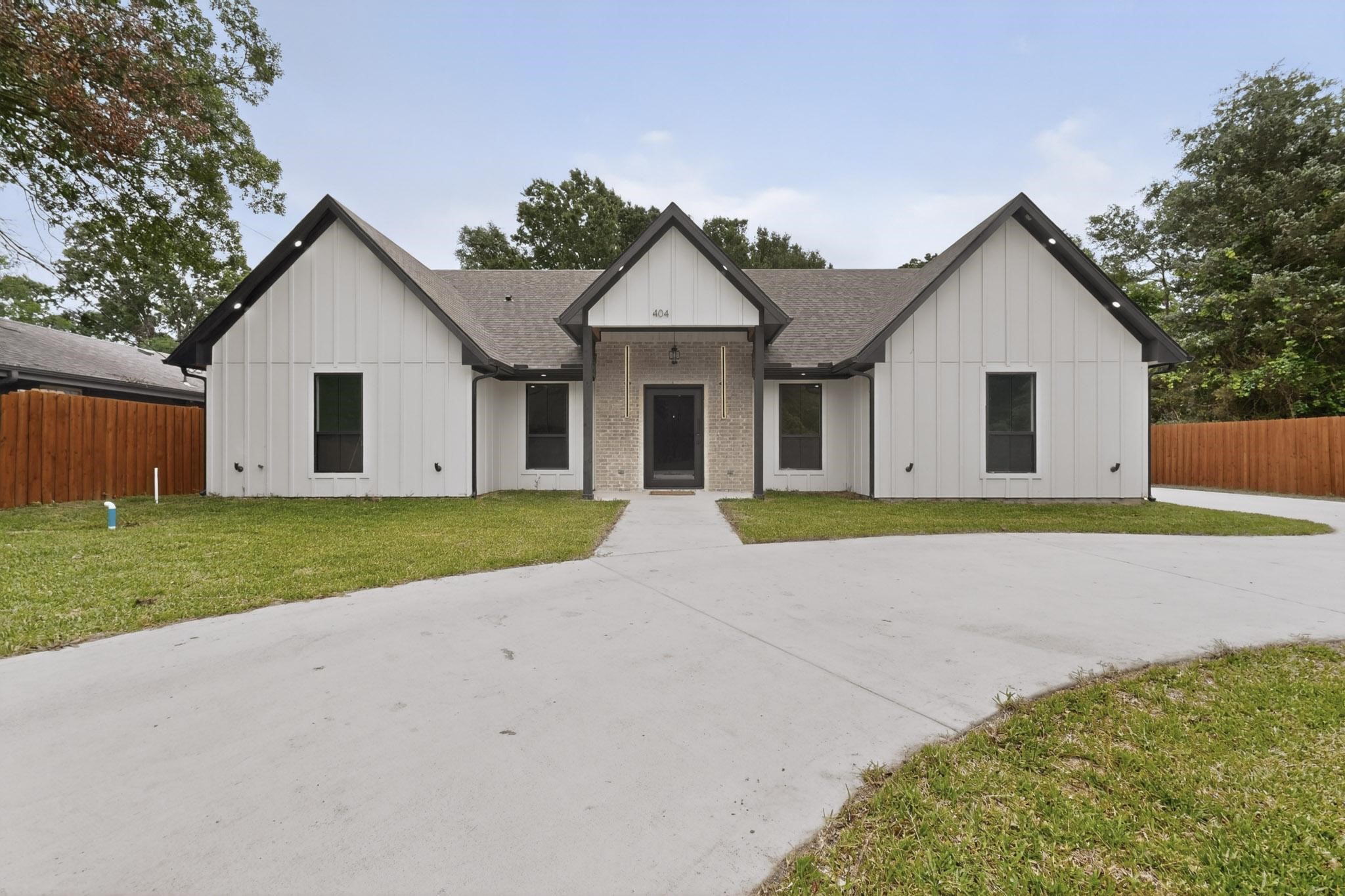 404 Luzon Street Tool TX 75143