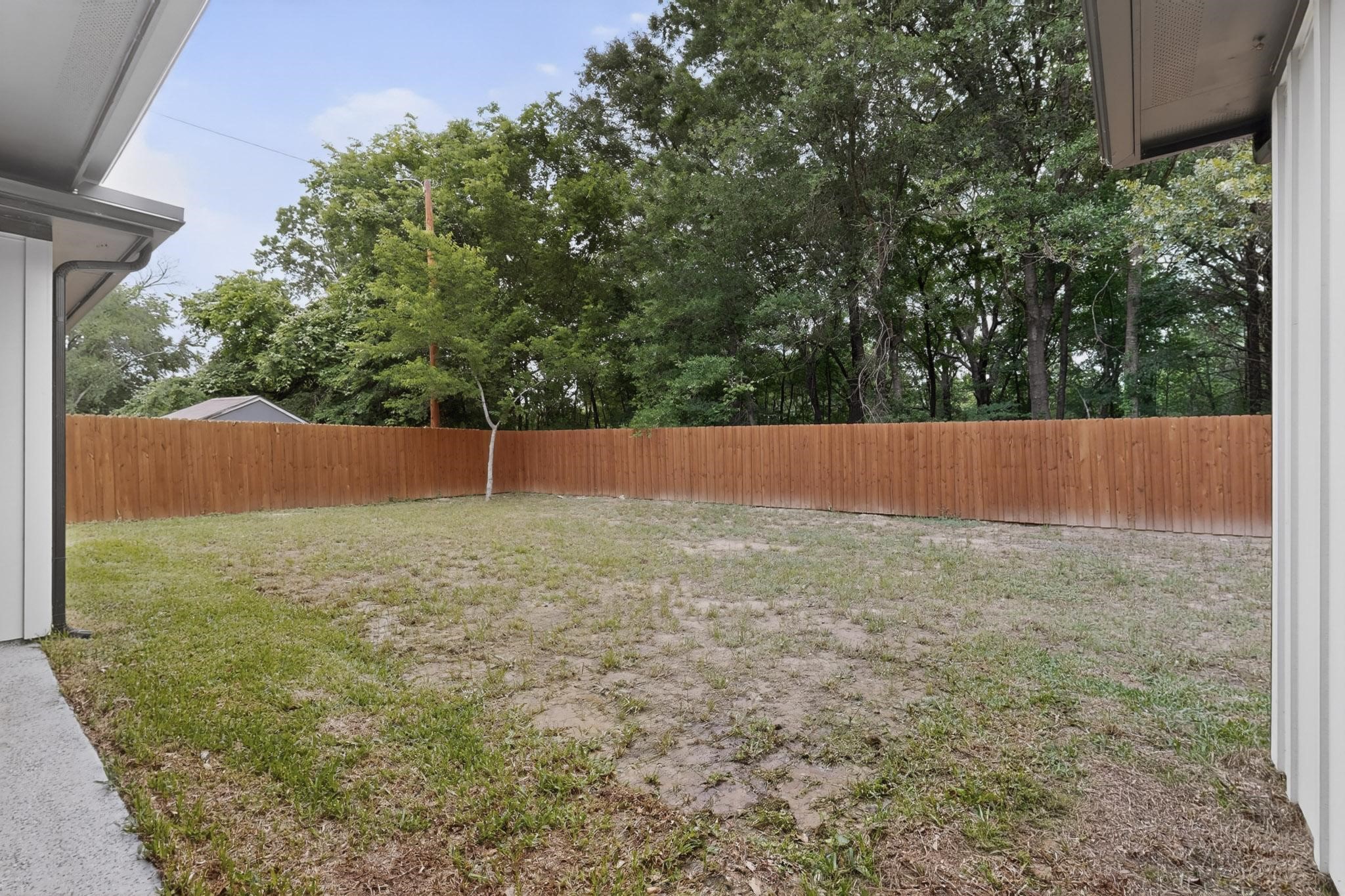404 Luzon Street Tool TX 75143