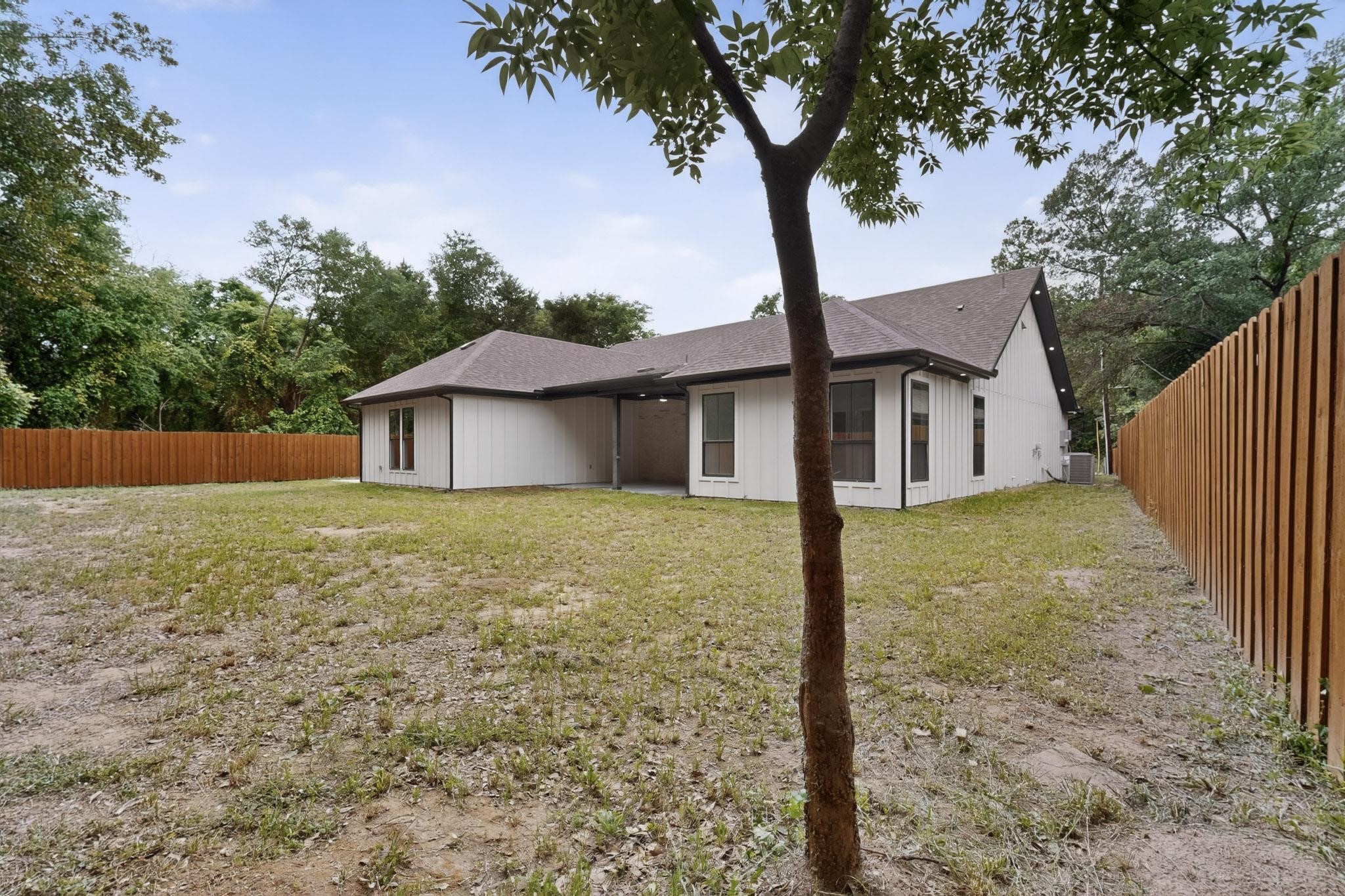 404 Luzon Street Tool TX 75143
