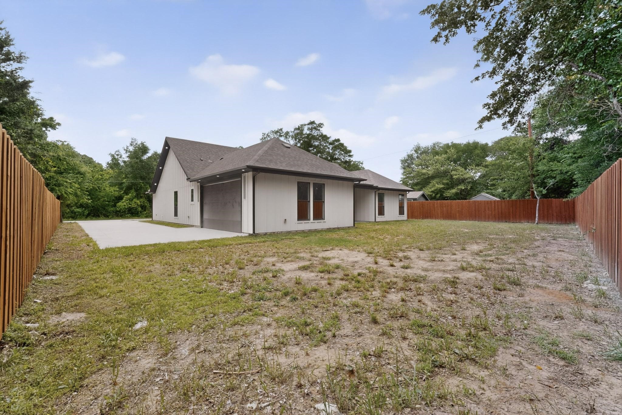 404 Luzon Street Tool TX 75143