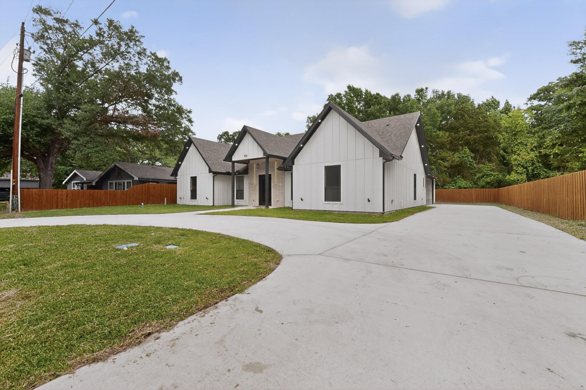 404 Luzon Street Tool TX 75143