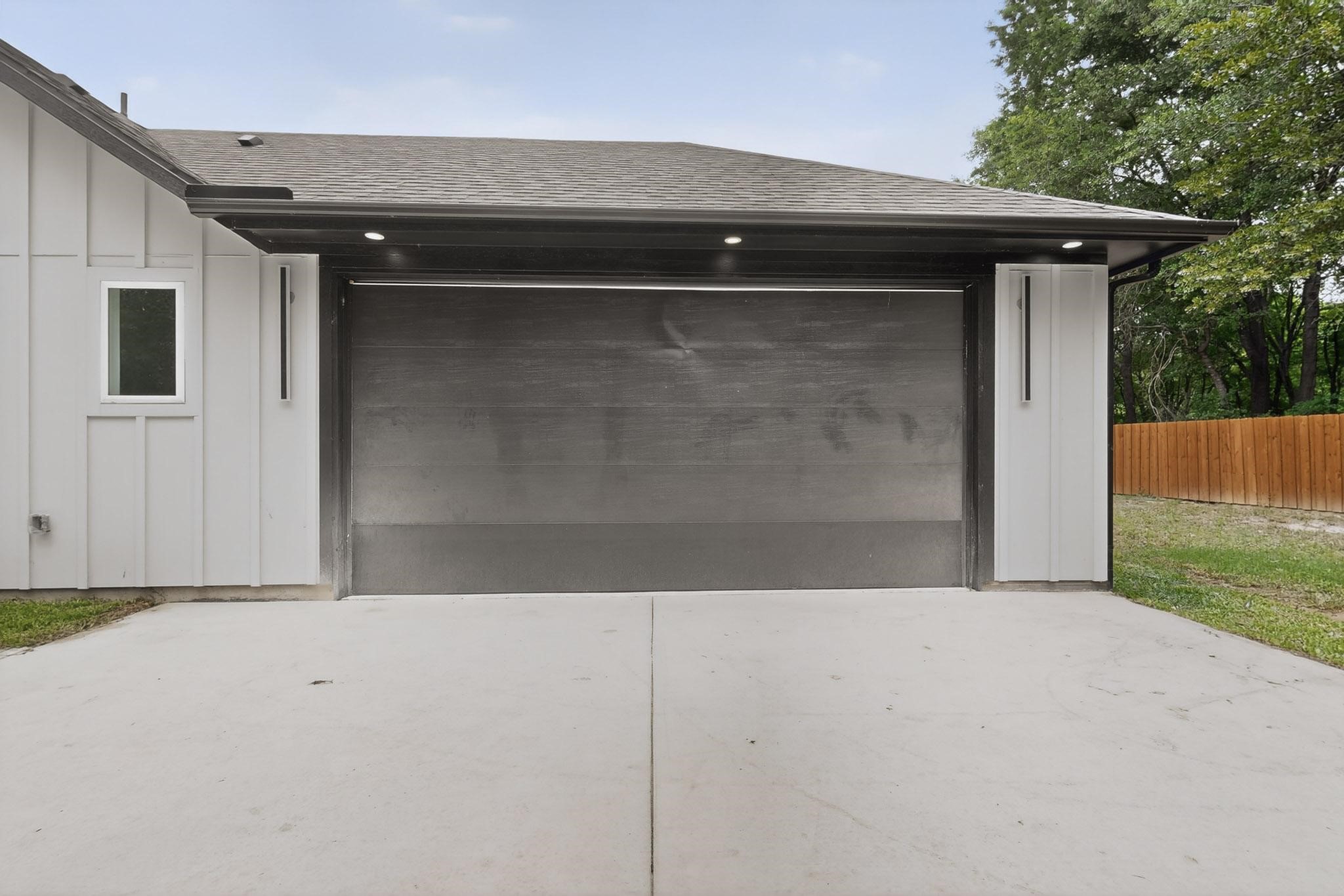 404 Luzon Street Tool TX 75143