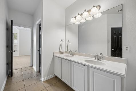 1420 Meadowlakes Drive Azle TX 76020