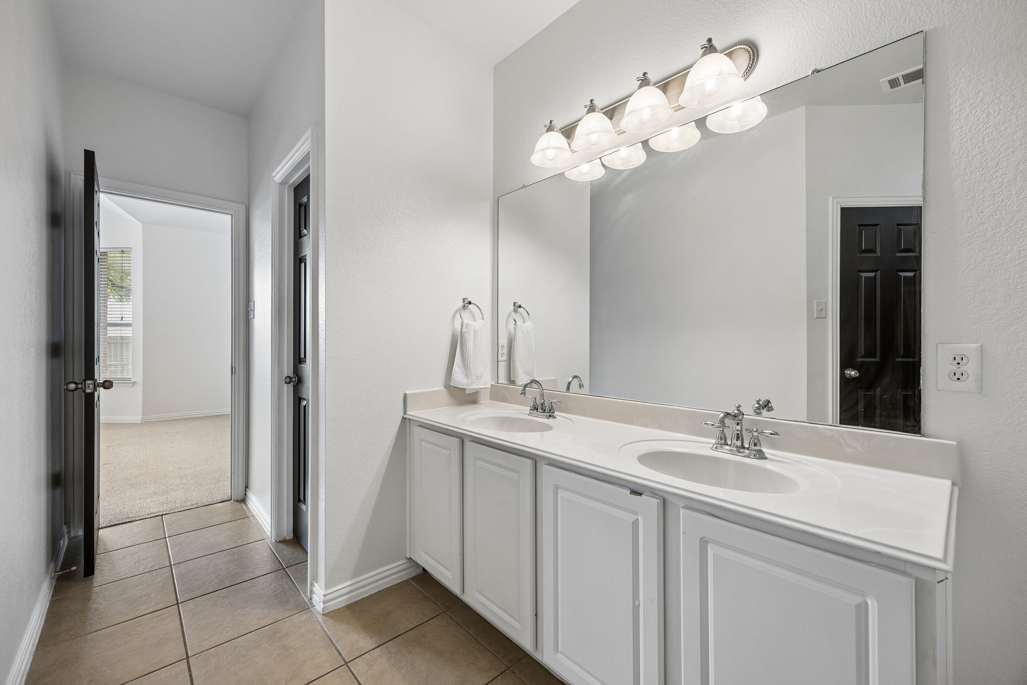 1420 Meadowlakes Drive Azle TX 76020