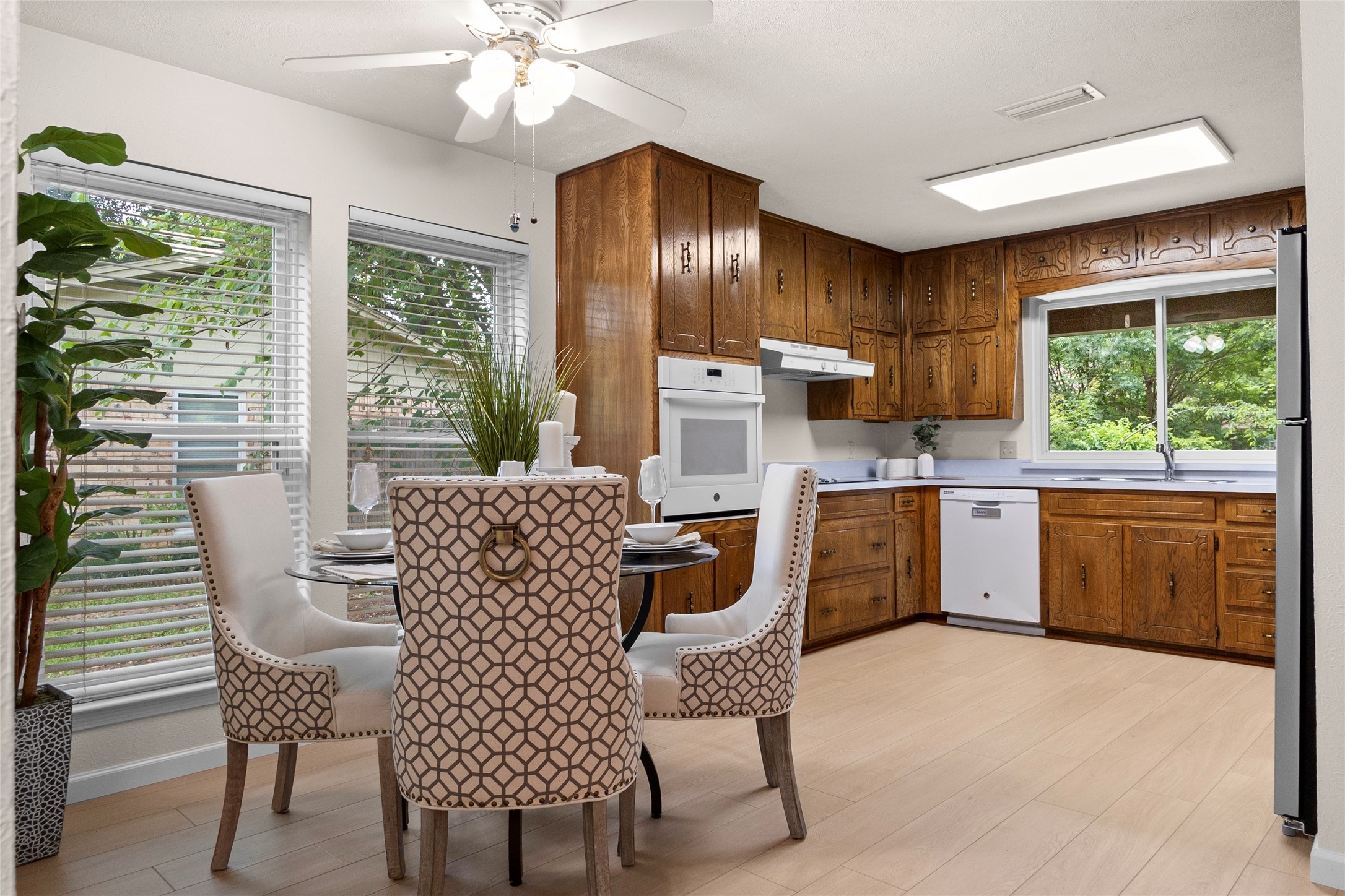 329 Stratford Drive Hurst TX 76054