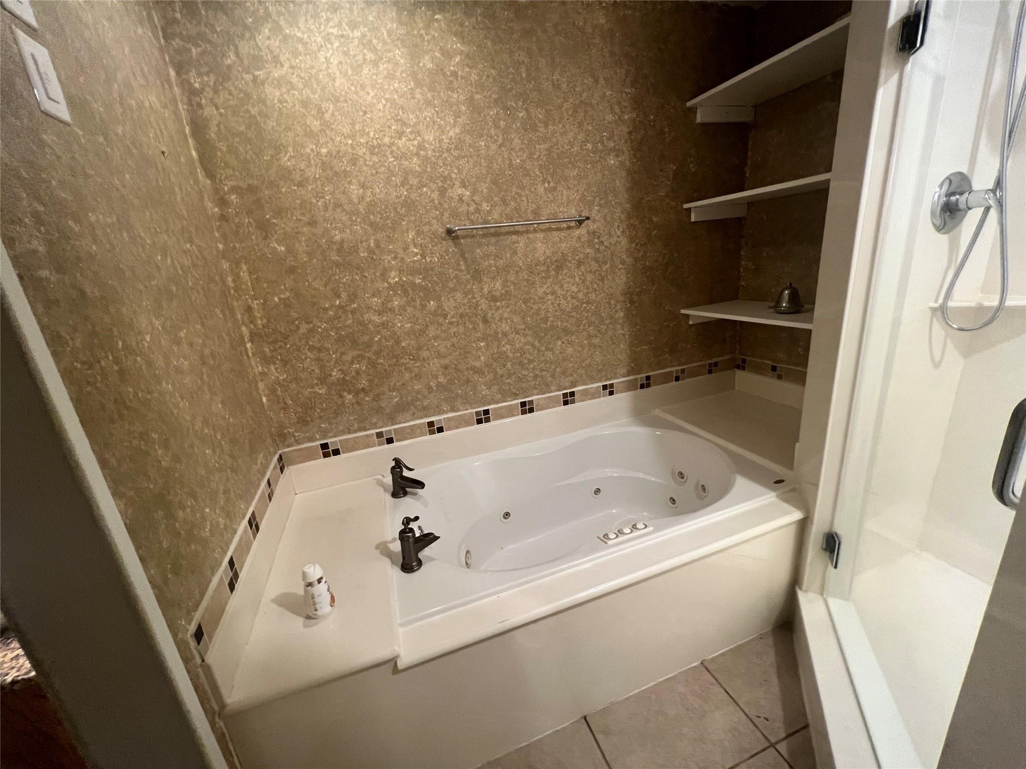2317 Sharpshire Lane Arlington TX 76014