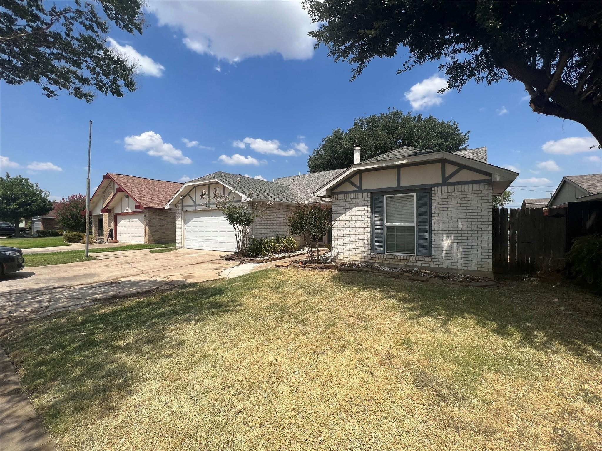 2317 Sharpshire Lane Arlington TX 76014