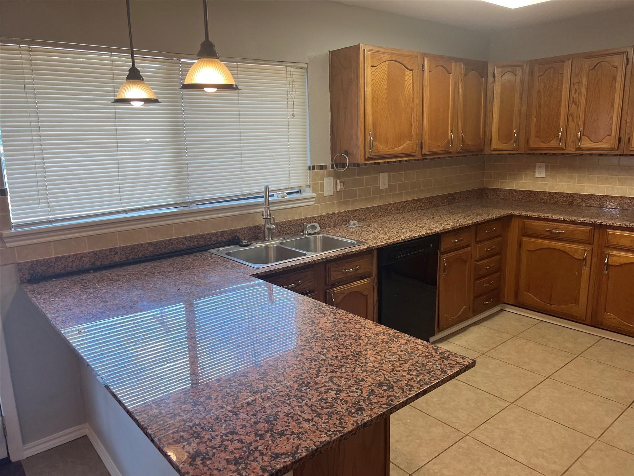 2317 Sharpshire Lane Arlington TX 76014