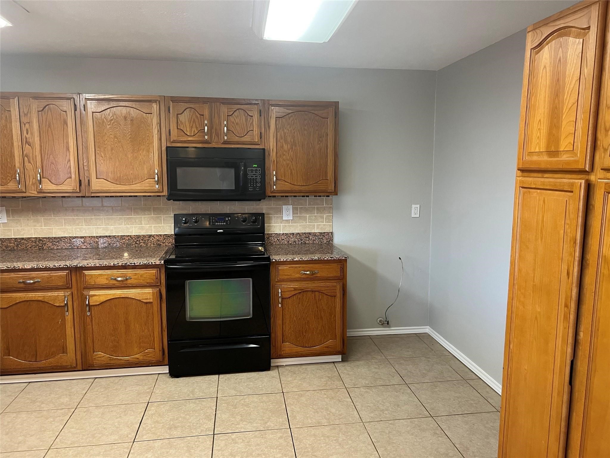 2317 Sharpshire Lane Arlington TX 76014