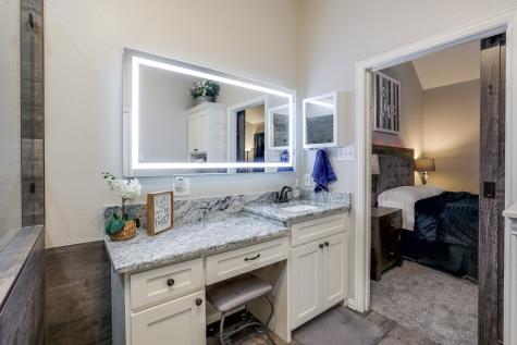 124 Stonecreek Drive Irving TX 75063
