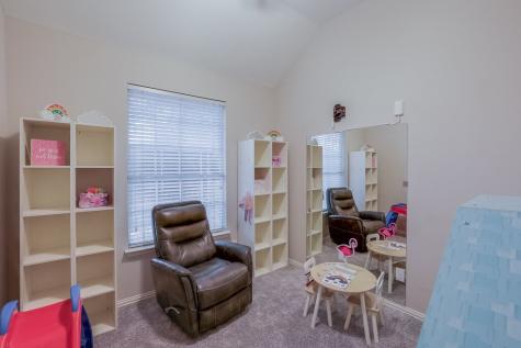 124 Stonecreek Drive Irving TX 75063