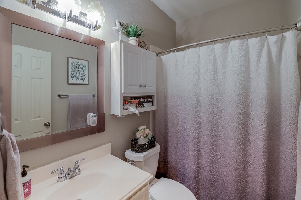 124 Stonecreek Drive Irving TX 75063