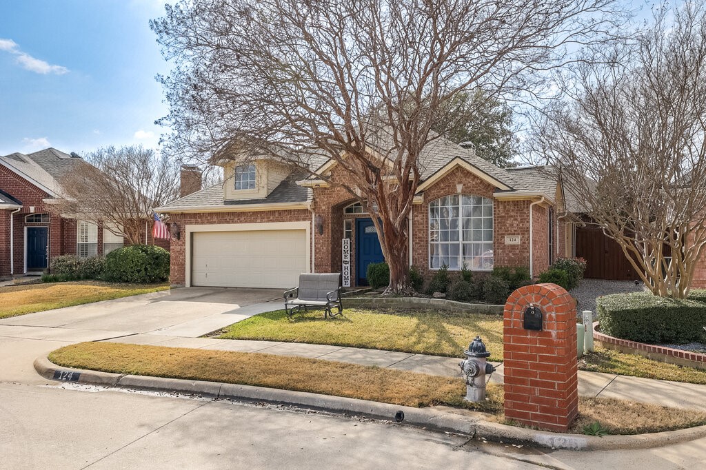 124 Stonecreek Drive Irving TX 75063