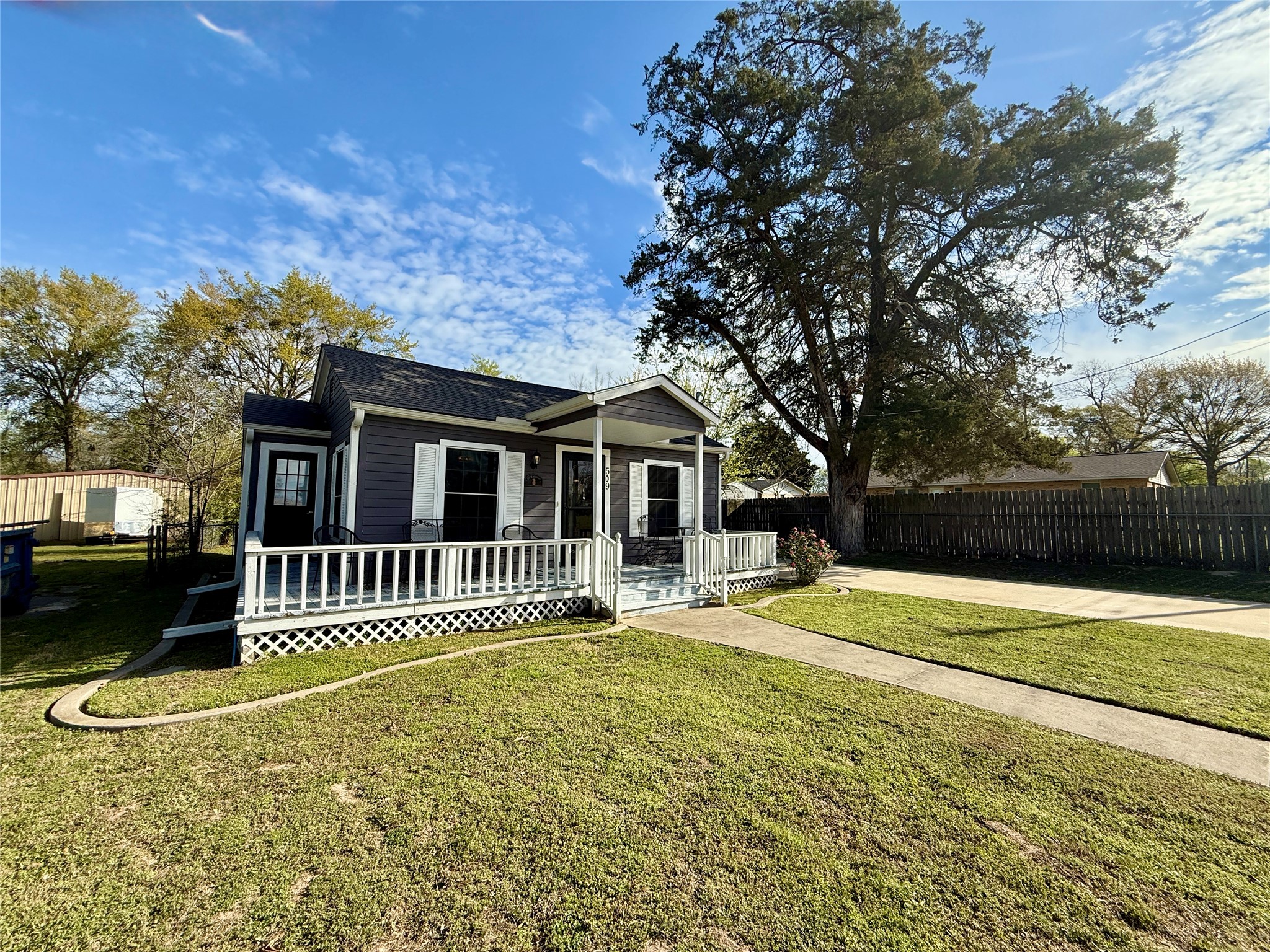 509 Sherman Street Winnsboro TX 75494