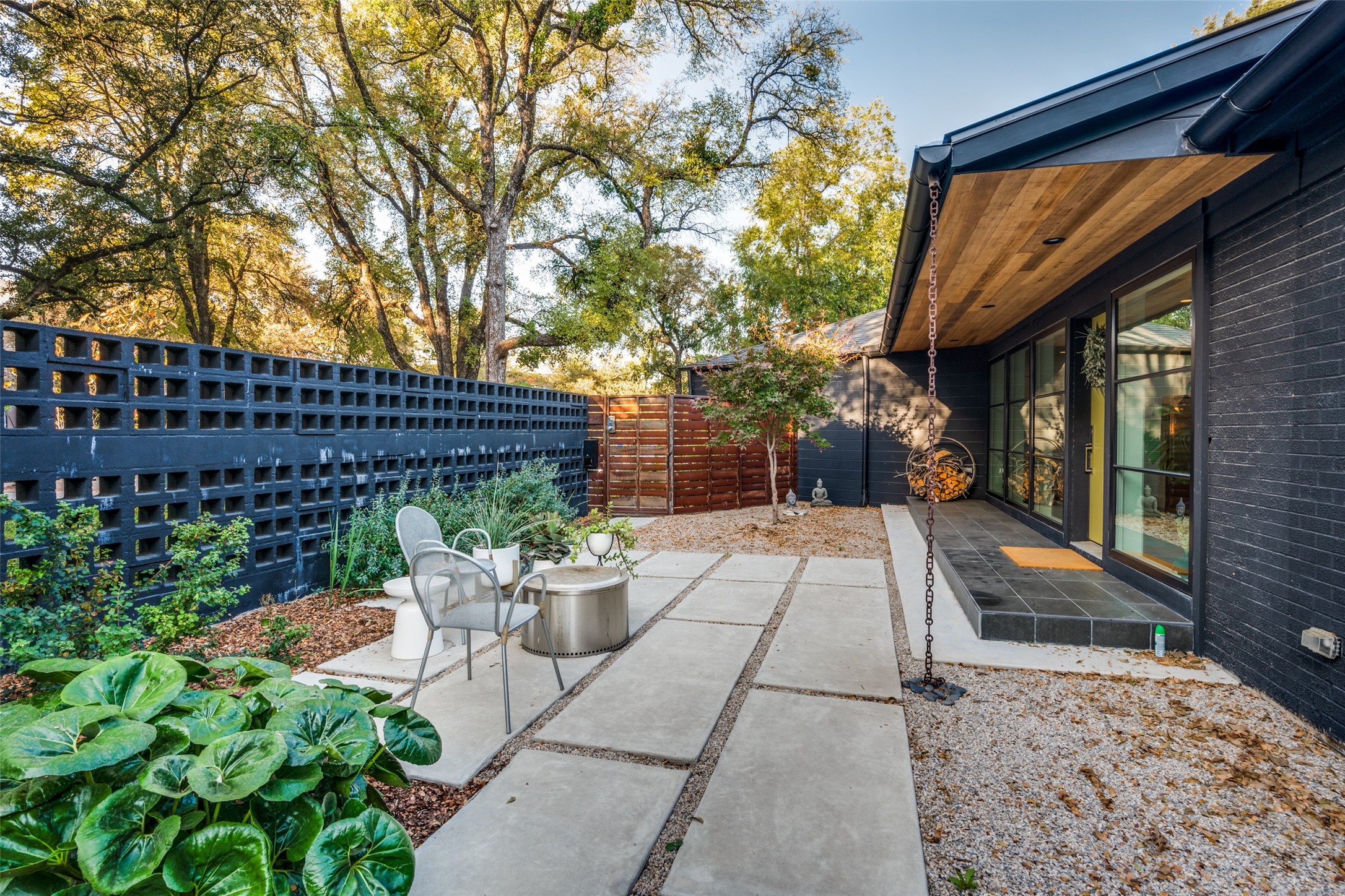416 Crestwood Drive Fort Worth TX 76107