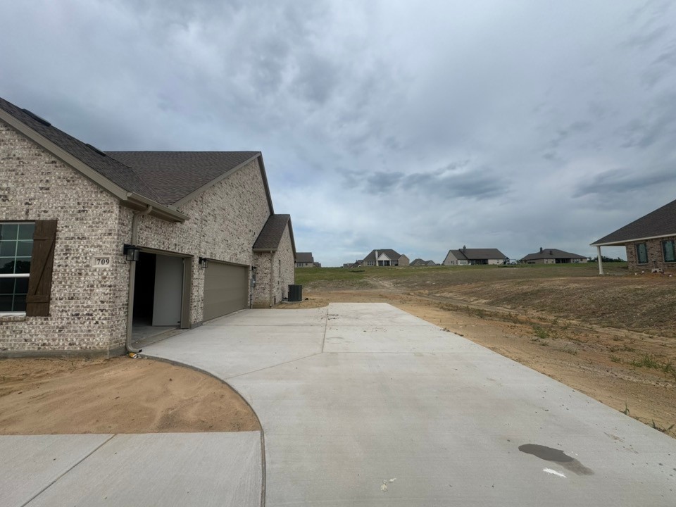 709 Water Side Drive Van Alstyne TX 75495