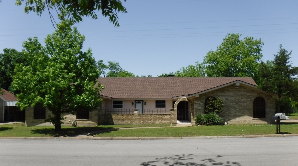 721 N Elm Street Muenster TX 76252