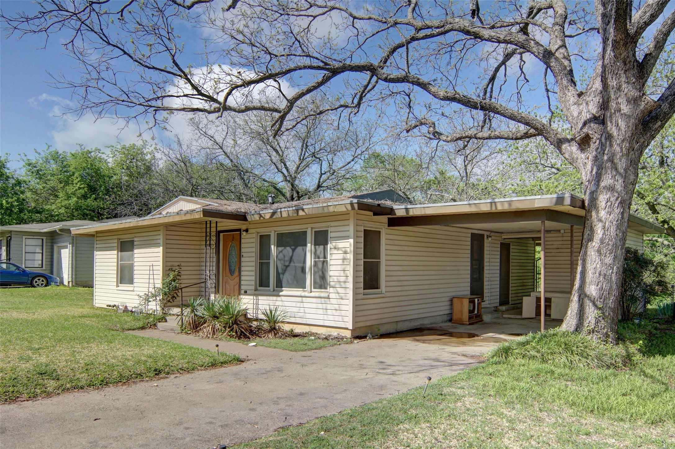 1224 S Brazos Street Weatherford TX 76086