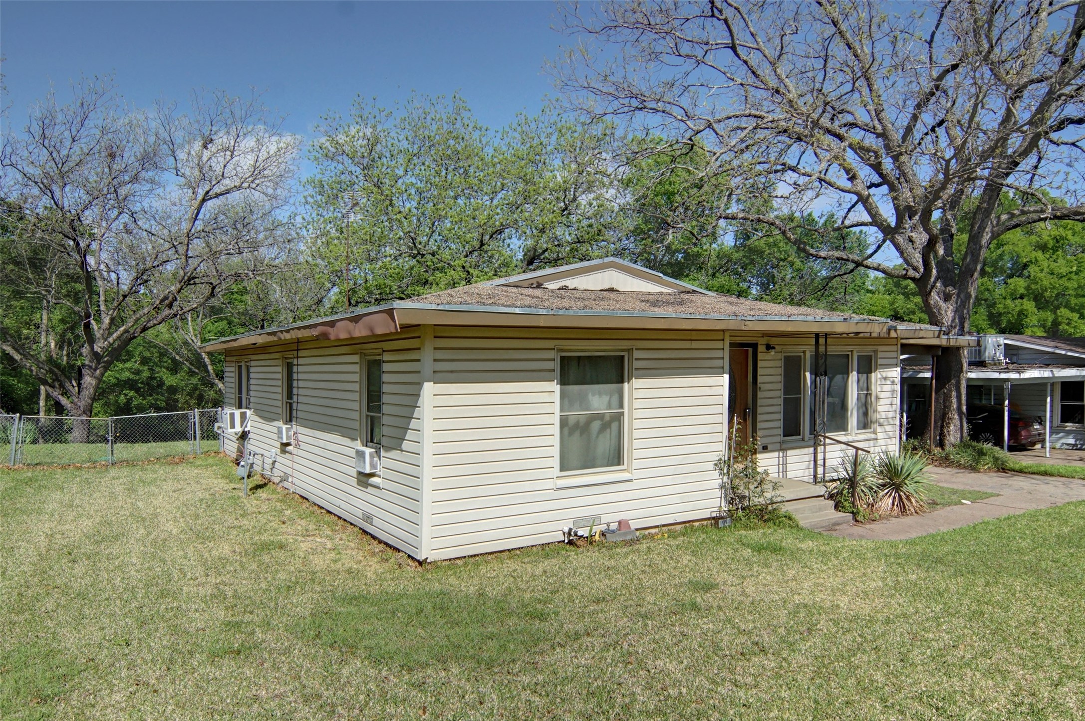 1224 S Brazos Street Weatherford TX 76086