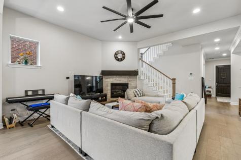 1017 Gardenia Street Carrollton TX 75007