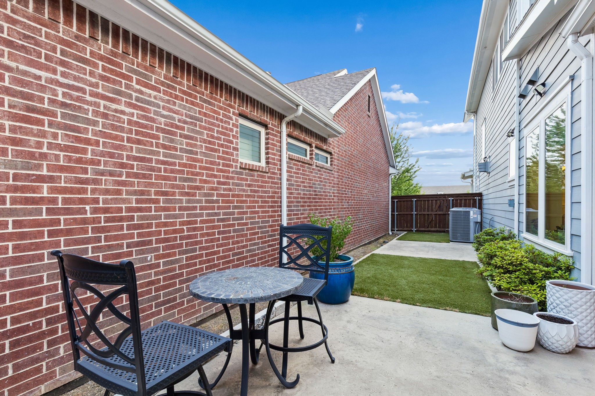 1017 Gardenia Street Carrollton TX 75007