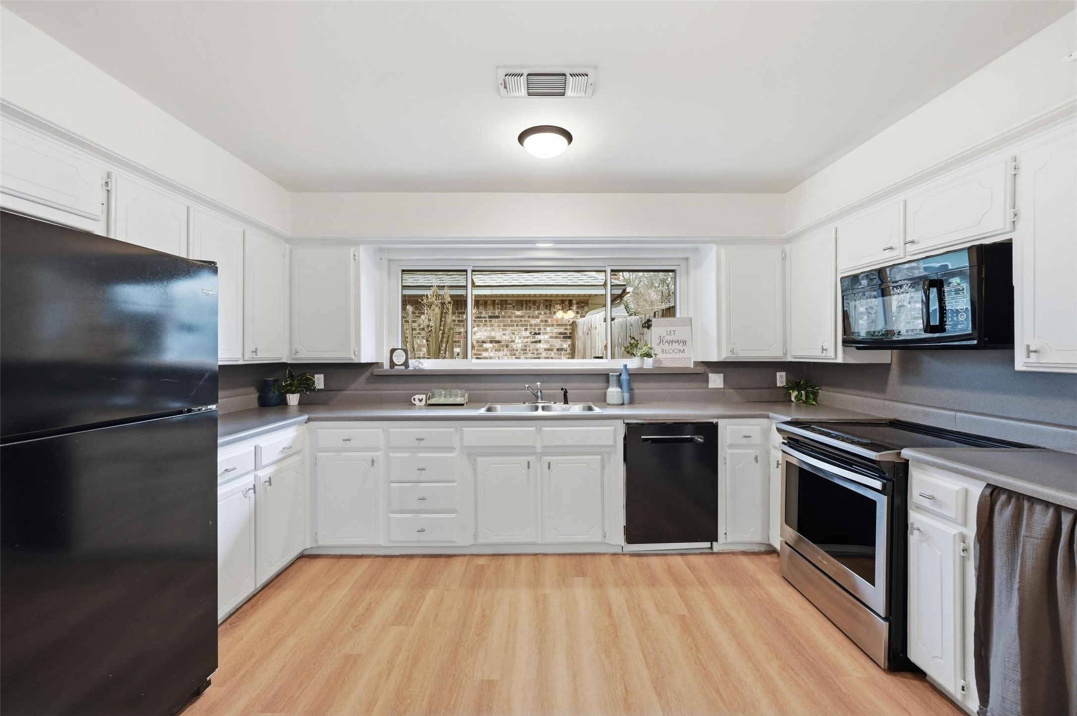 1709 Princeton Drive Arlington TX 76015