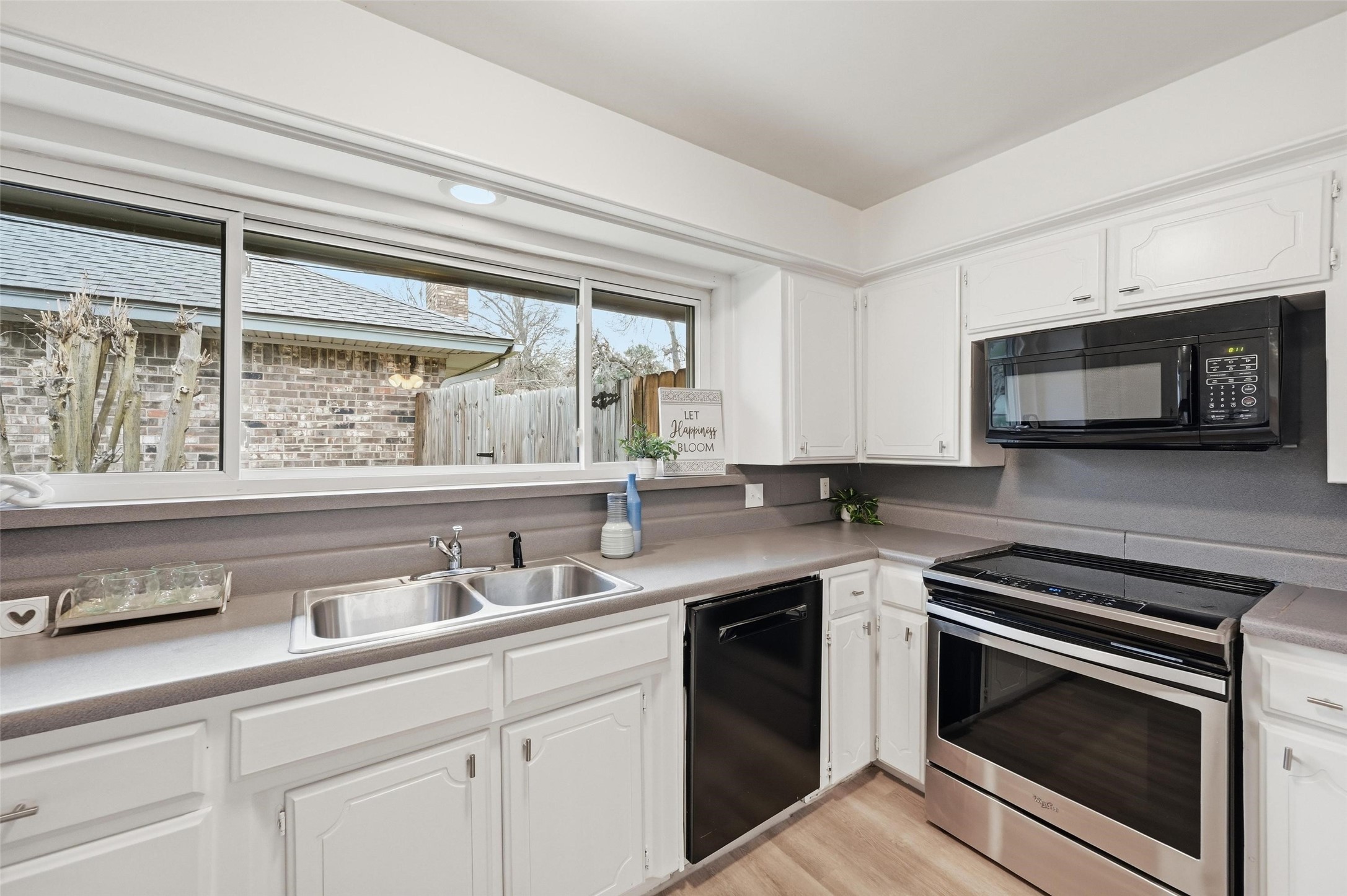 1709 Princeton Drive Arlington TX 76015