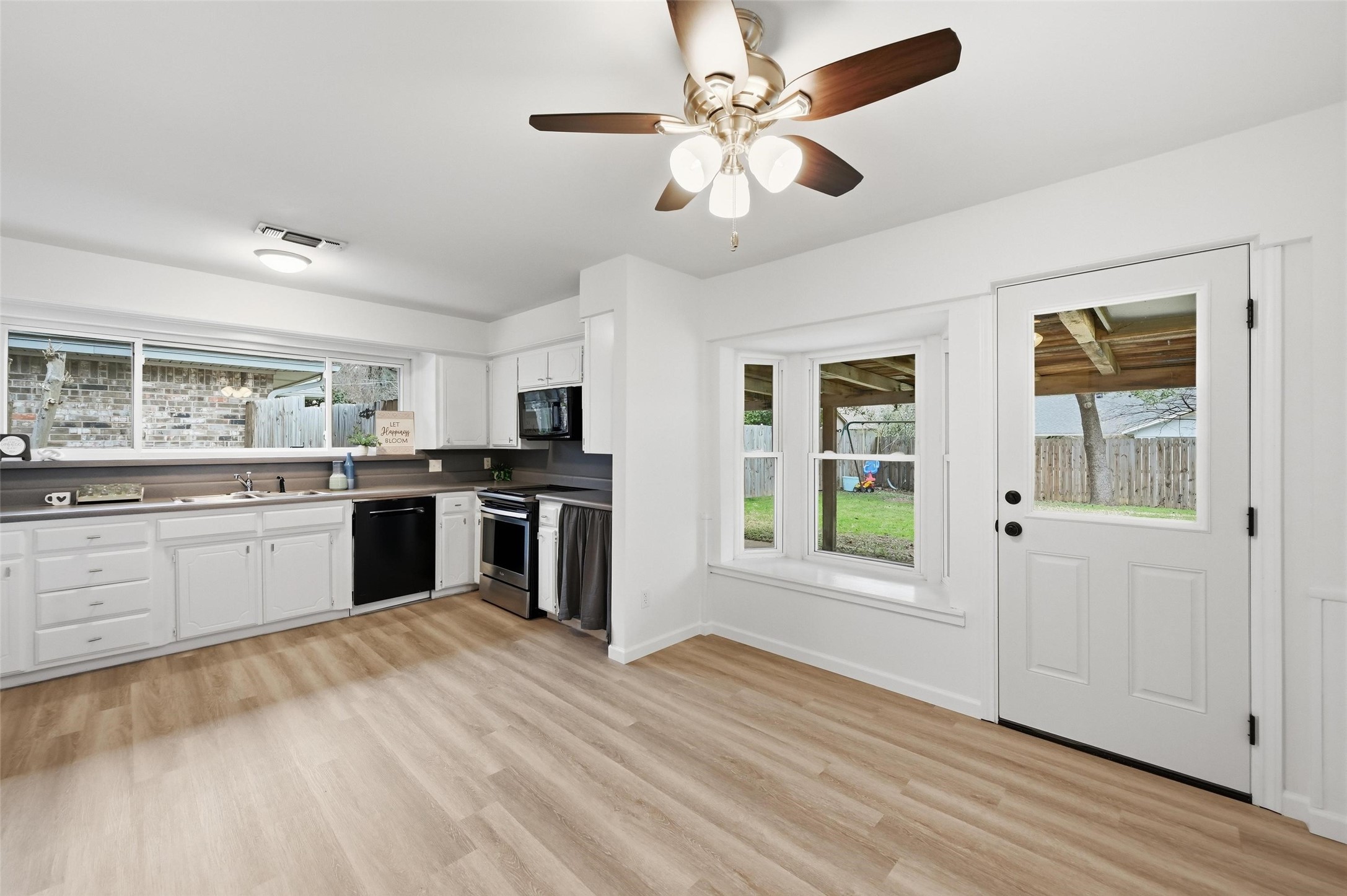 1709 Princeton Drive Arlington TX 76015