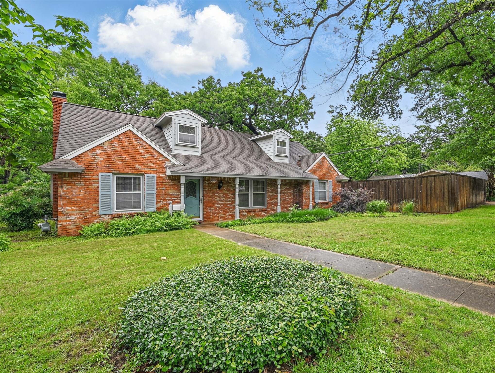 1817 Kenwood Terrace Arlington TX 76013