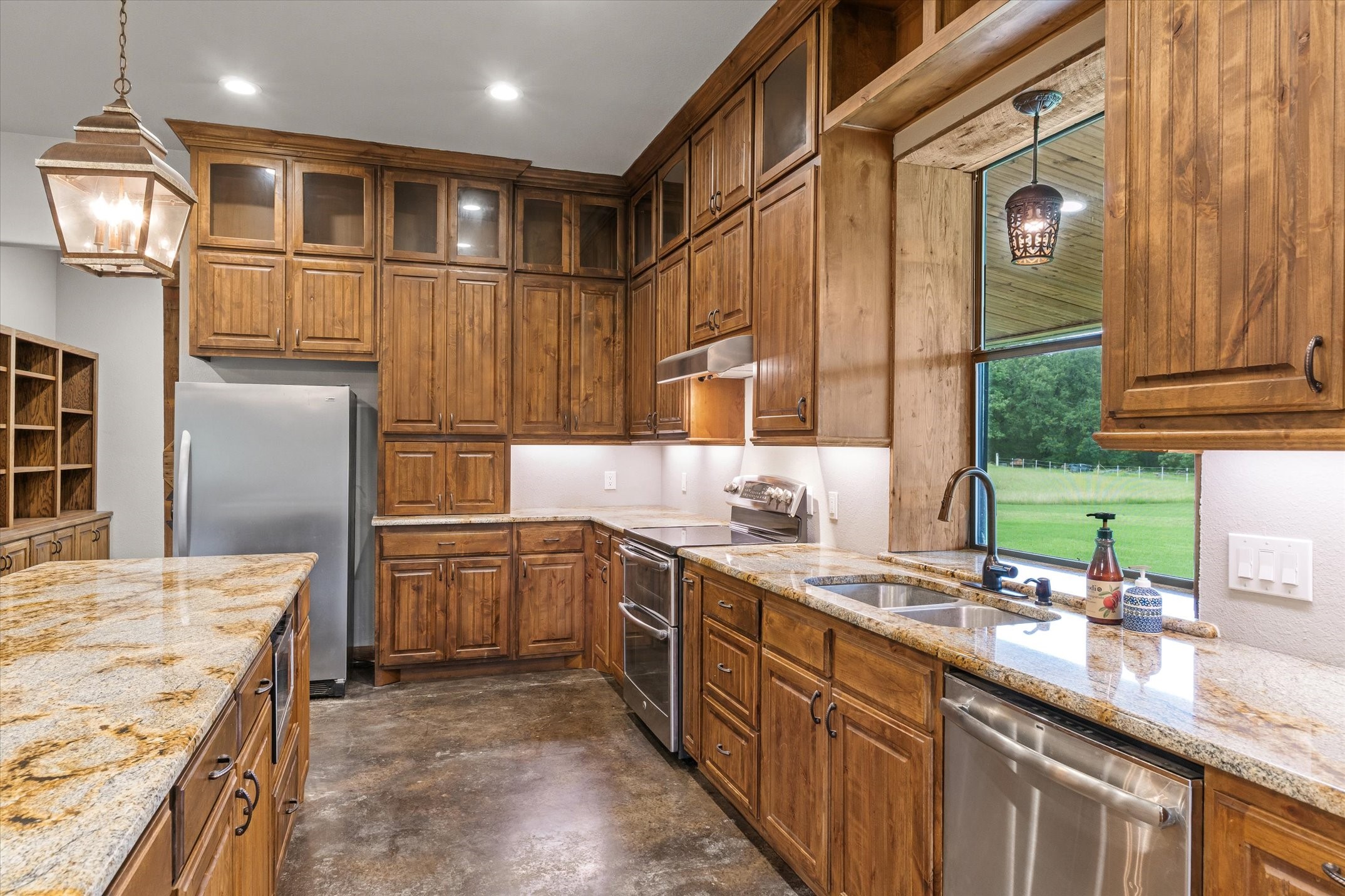 863 Vz County Road 1815 Grand Saline TX 75140