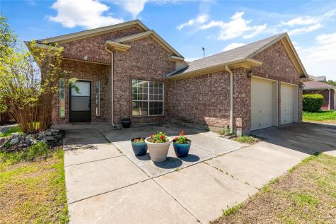 1752 Overland Street Fort Worth TX 76131