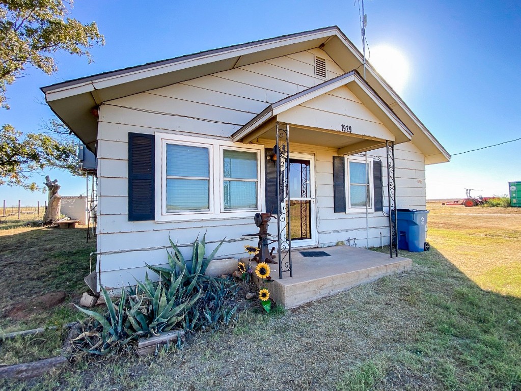 1929 County Road 185 Rochester TX 79544