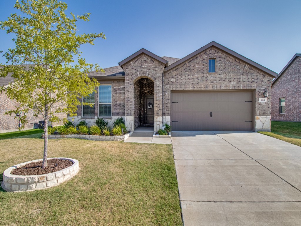 912 Holly Street Anna TX 75409