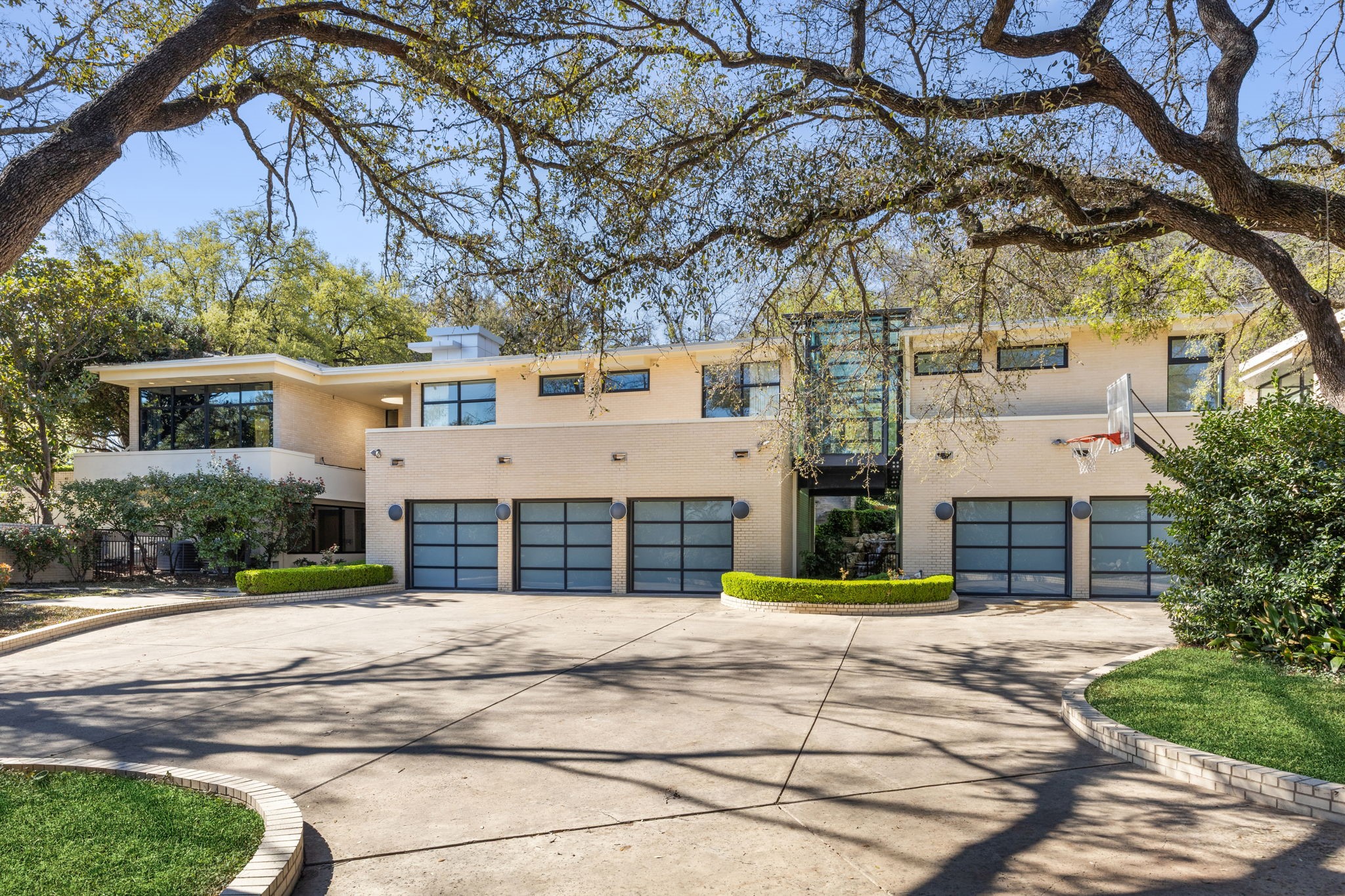 2100 Indian Creek Drive Westover Hills TX 76107