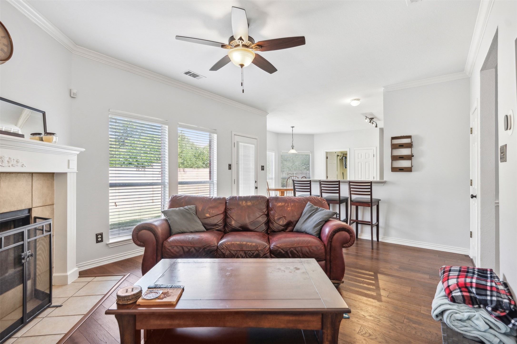 6805 Shore Breeze Court Arlington TX 76016